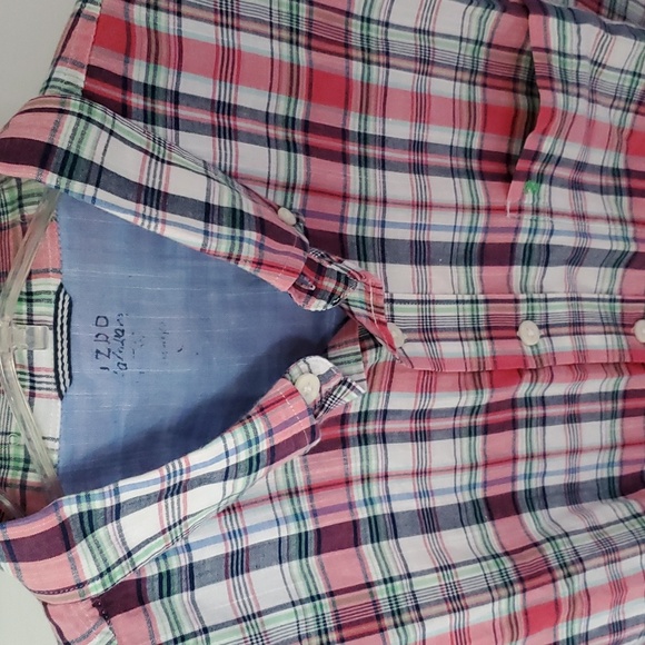 IZOD plaid short sleeve shirt. - Picture 3 of 10